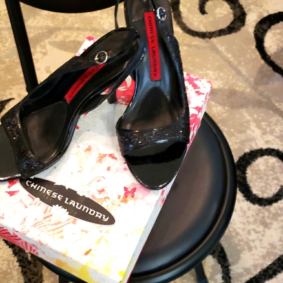 Shoes - Picture 1 of 4